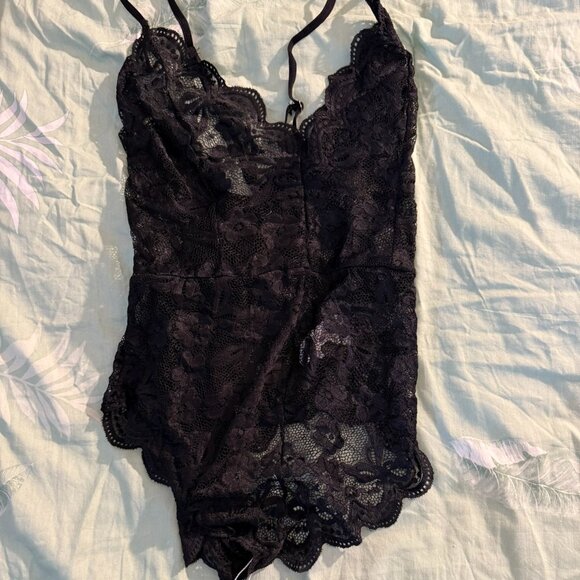 Black Lace Teddy, V-neck, Snap crotch - NWT - Picture 2 of 8